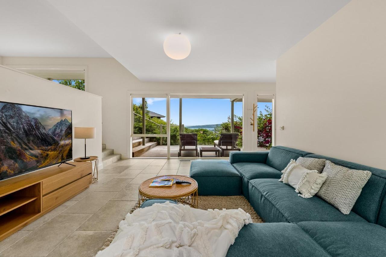 Spacious Home With Ocean Views Dromana Esterno foto